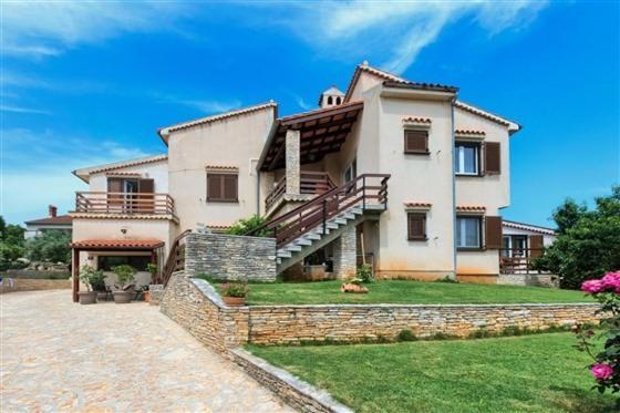 Apartment Olive Tree Медулин Екстериор снимка